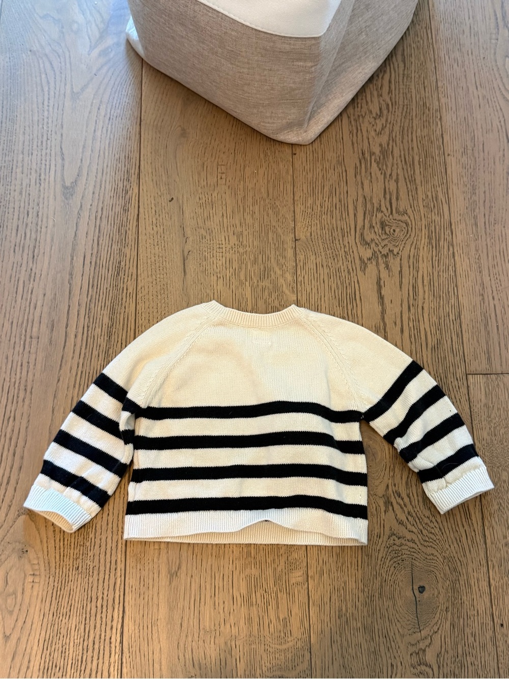 Baby Gap Teddy Bear Pocket Striped Sweater Cream Navy 6-12M - Picture 6 of 6